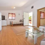 בית נופש With Sea View I יזרה