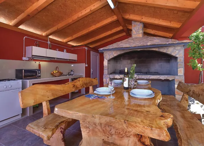 With Sea View I 耶泽拉